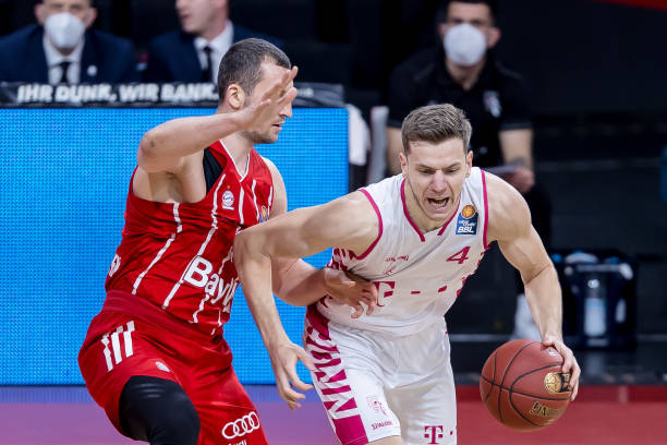 是场上的全 是场上的全